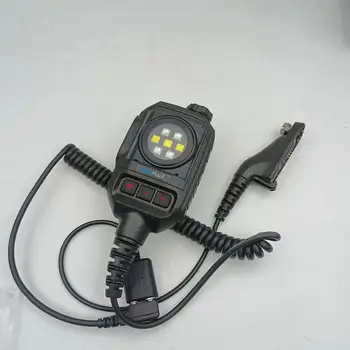 mikrofon, világítás, valamint a flash funkció Hangerő beállítása A MOTOROLA XPR7550 XPR8550